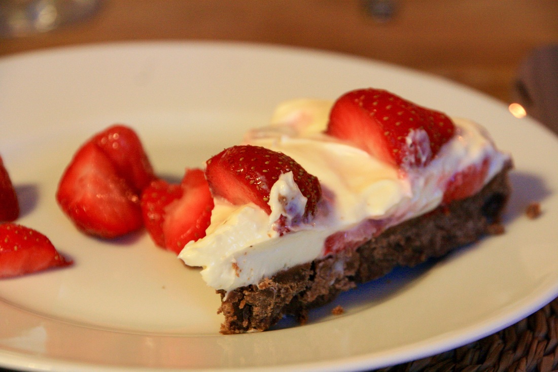 White Chocolate and Strawberry Cheesecake